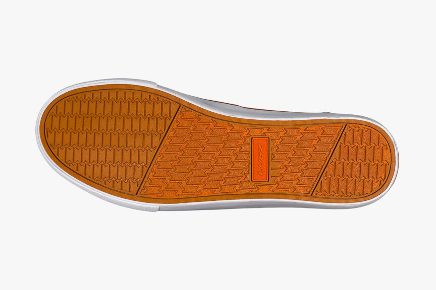 Lugz Mens Flip Canvas Low-top Sneakers, Orange, bottom
