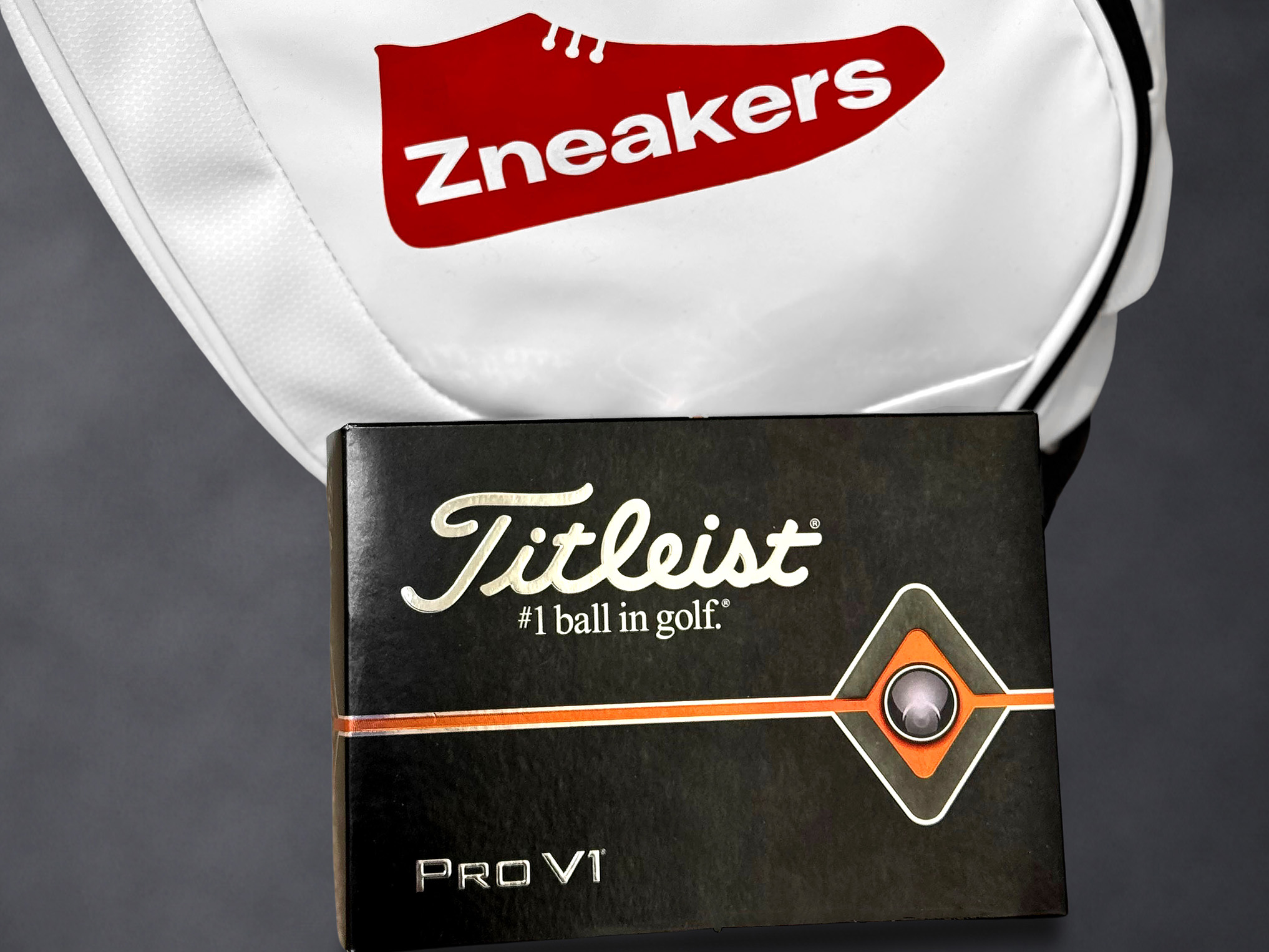 zneakers MNML golfbag titleist prov1 balls