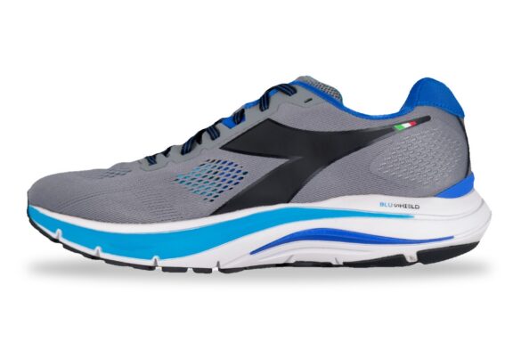 Diadora Mythos Blushield 7 Vortice Men's Running Shoe Glacier Grey / Black / Royal Blue – Left Side View